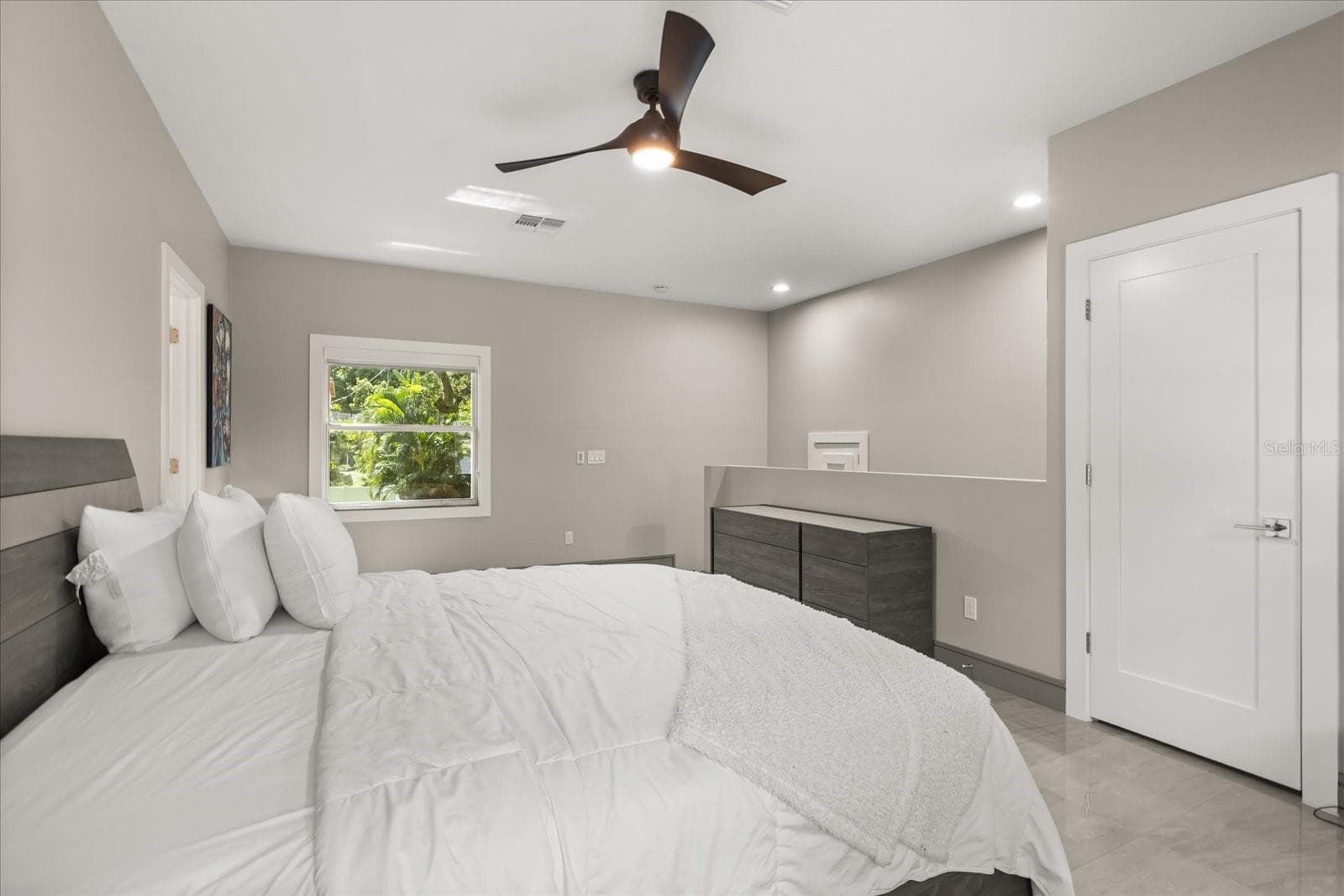 Single Family Residence at 808 EDGEWATER DR, ORLANDO, photo 32 of 47