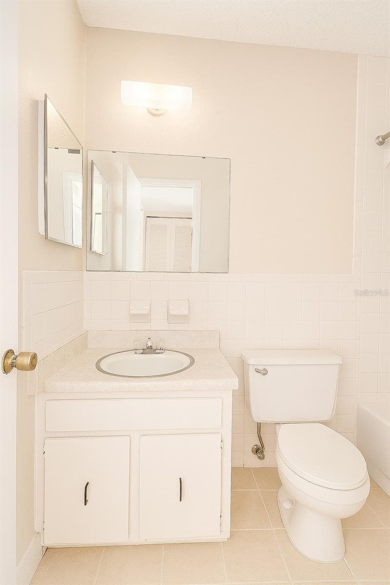 Virtually Modified - Bathroom - 2417 NE 6TH ST #8, OCALA