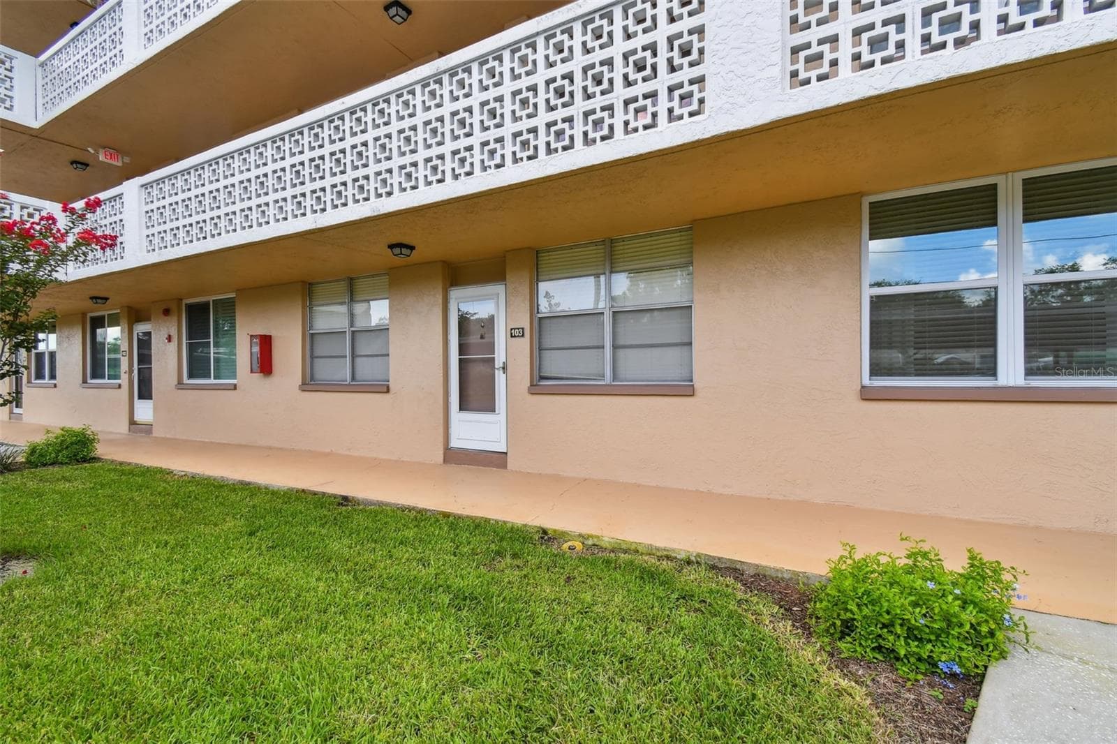 Condominium at 5095 BAY ST NE #103, ST PETERSBURG, photo 2 of 27