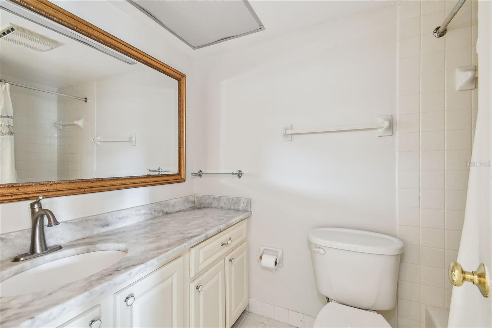 Primary En Suite - 5095 BAY ST NE #103, ST PETERSBURG