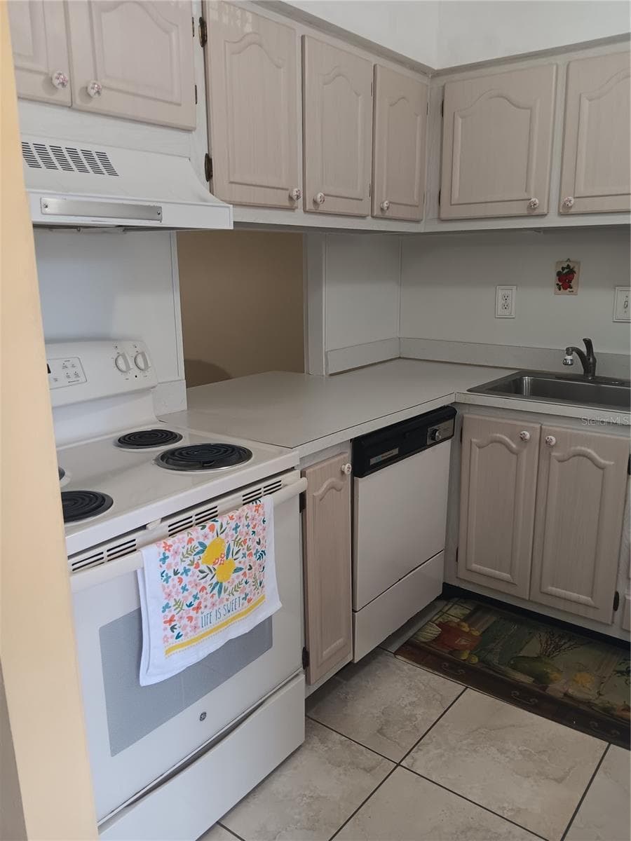 Kitchen - 2806 N POWERS DR #8, ORLANDO