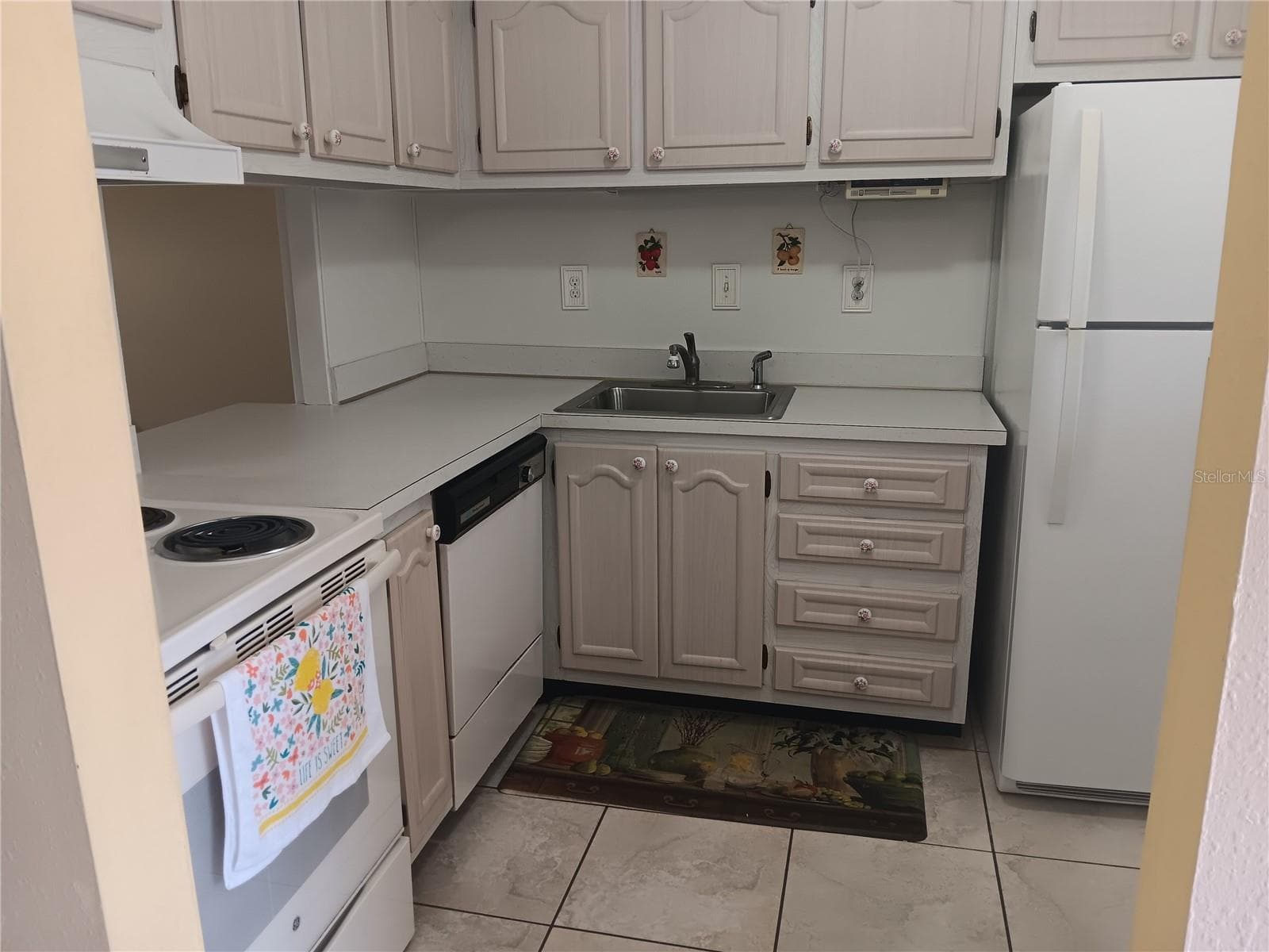 Kitchen - 2806 N POWERS DR #8, ORLANDO