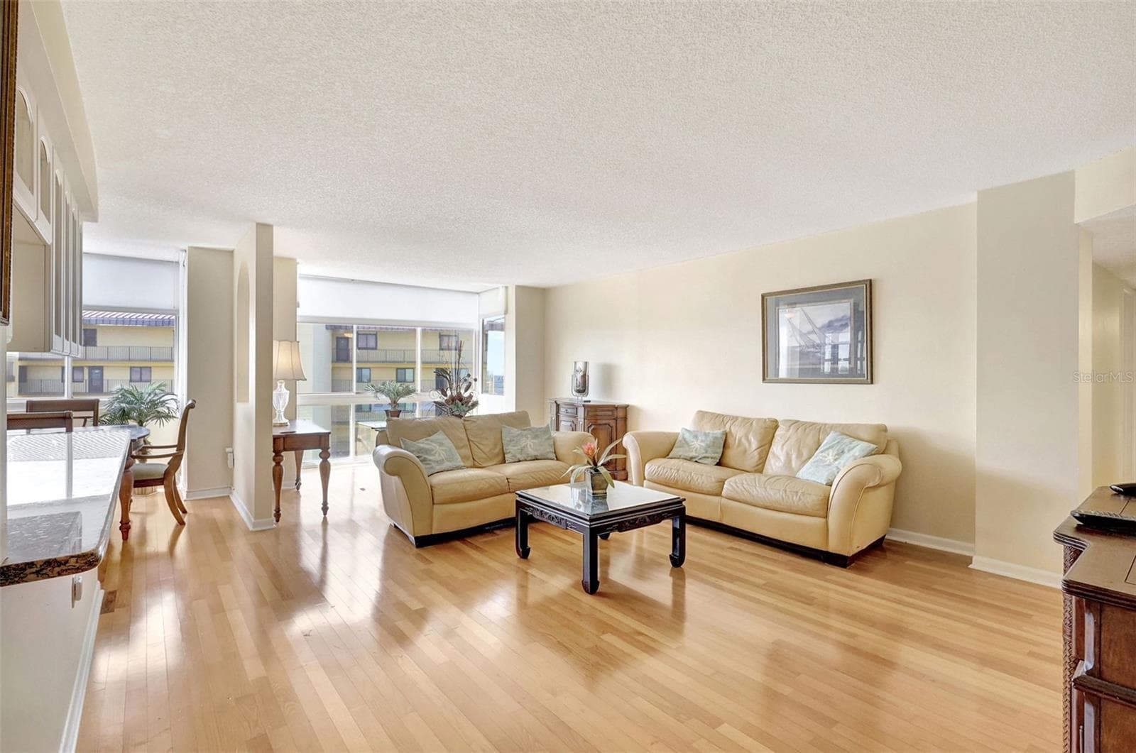As you enter the the living area you will see that it is light and airy. - 660 ISLAND WAY #708, CLEARWATER BEACH