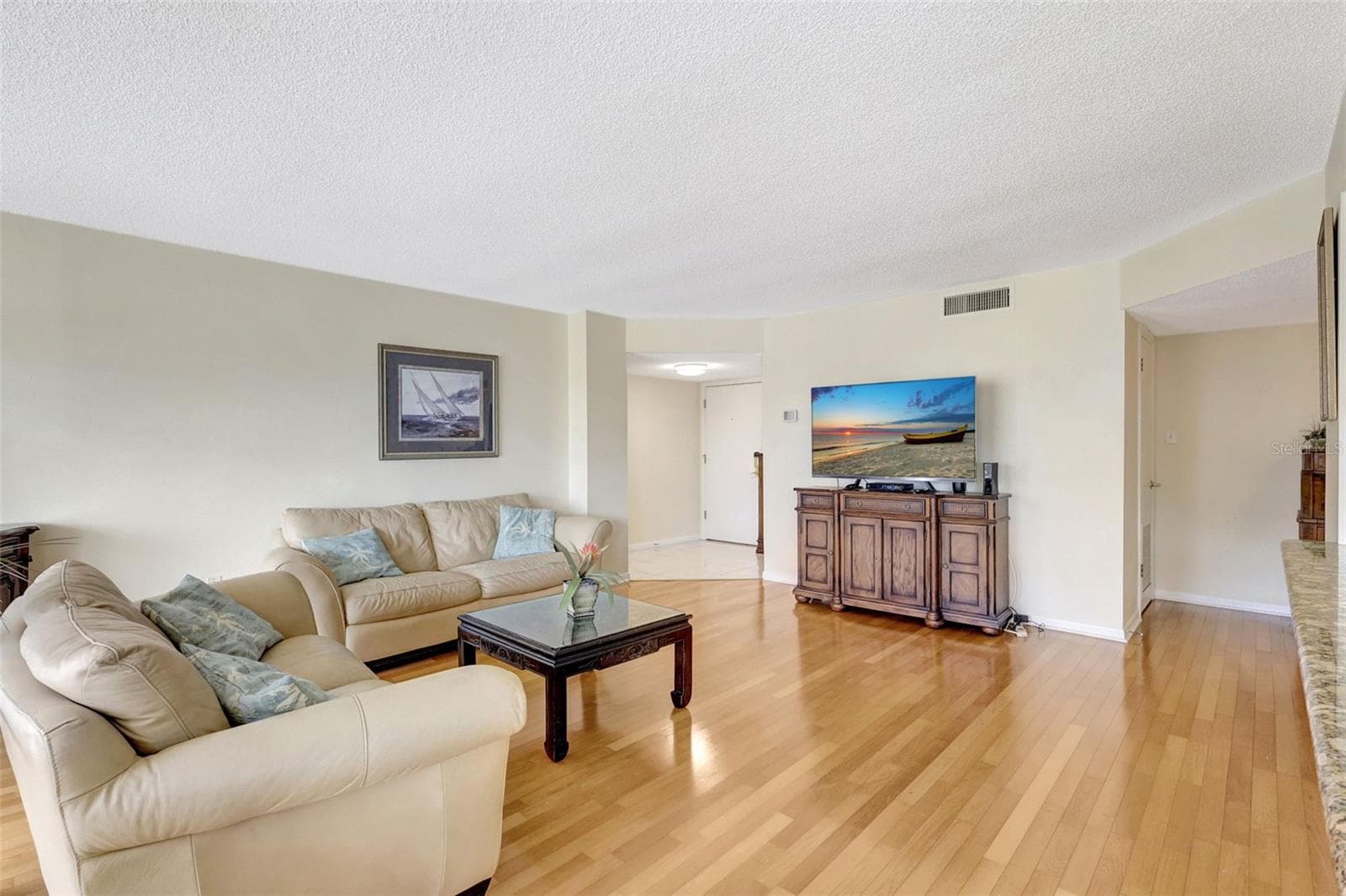 Family living area - 660 ISLAND WAY #708, CLEARWATER BEACH