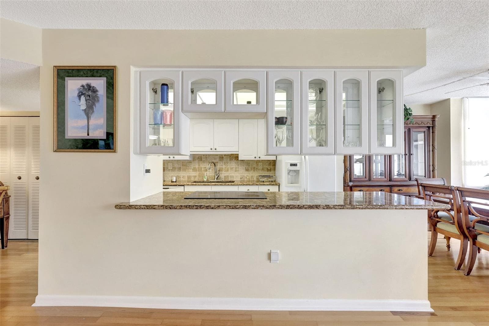 Working in this kitchen while entertaining is a snap. - 660 ISLAND WAY #708, CLEARWATER BEACH