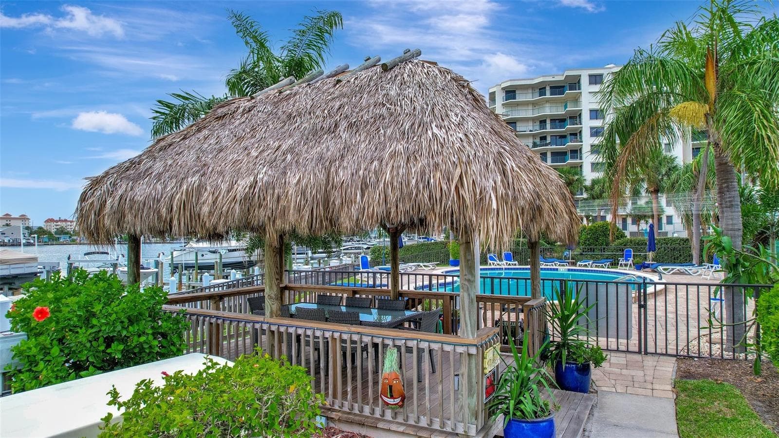 Tiki area - 660 ISLAND WAY #708, CLEARWATER BEACH