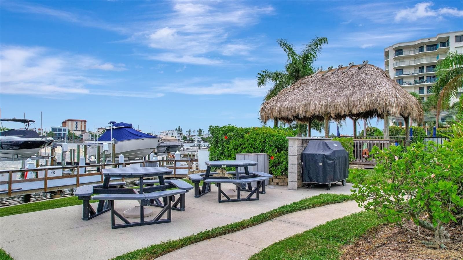 Grill and Picnic table area - 660 ISLAND WAY #708, CLEARWATER BEACH
