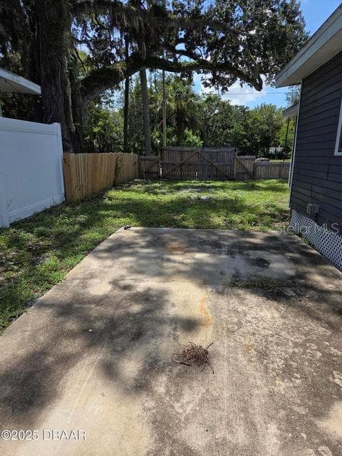 Single Family Residence at 339 MAPLE ST, DAYTONA BEACH, photo 25 of 27