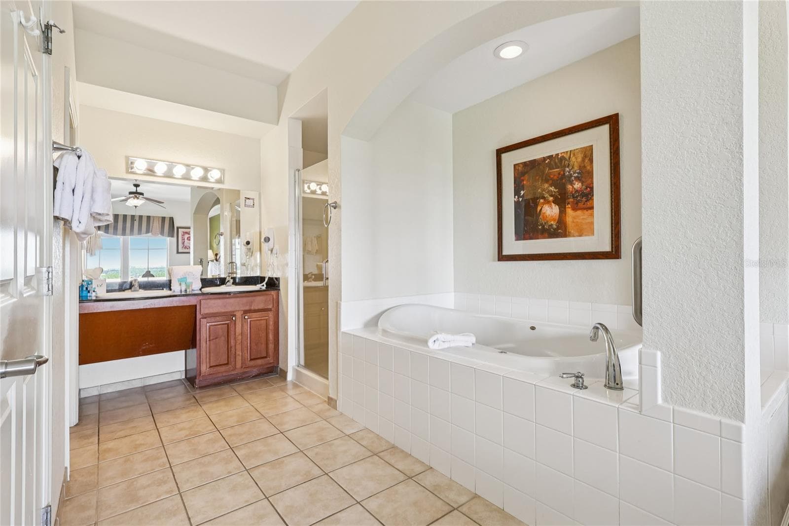 Condo - Hotel at 8101 RESORT VILLAGE DR #31210, ORLANDO, photo 8 of 58
