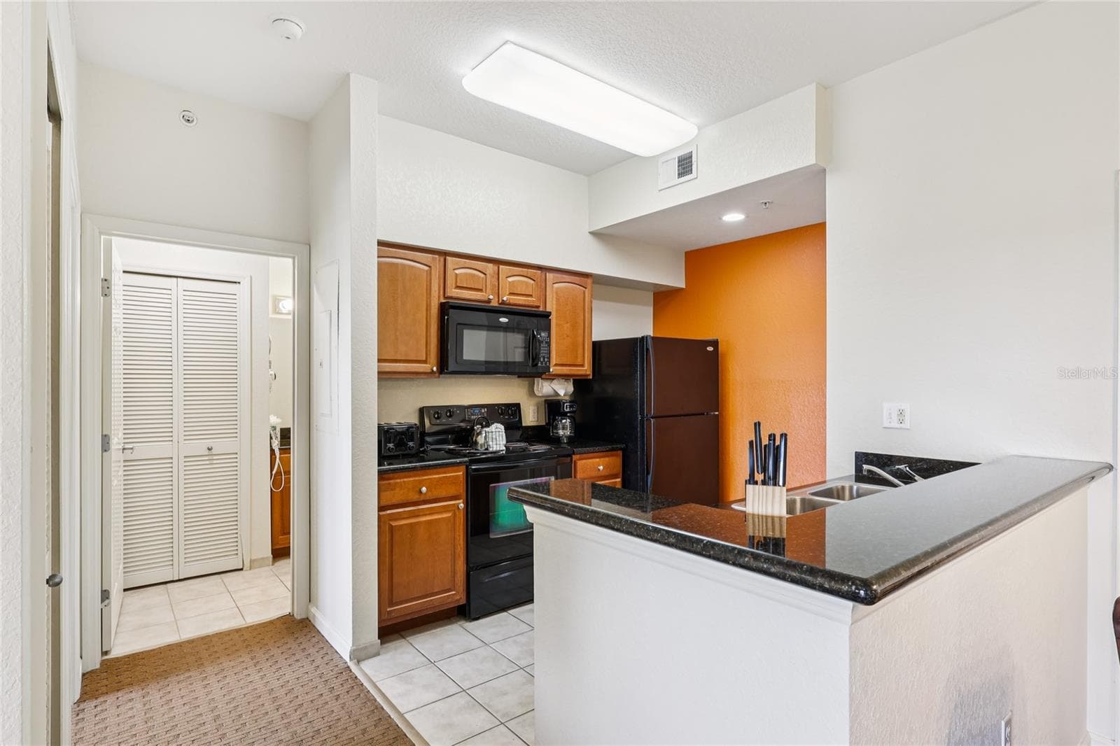Condo - Hotel at 8101 RESORT VILLAGE DR #31210, ORLANDO, photo 18 of 58