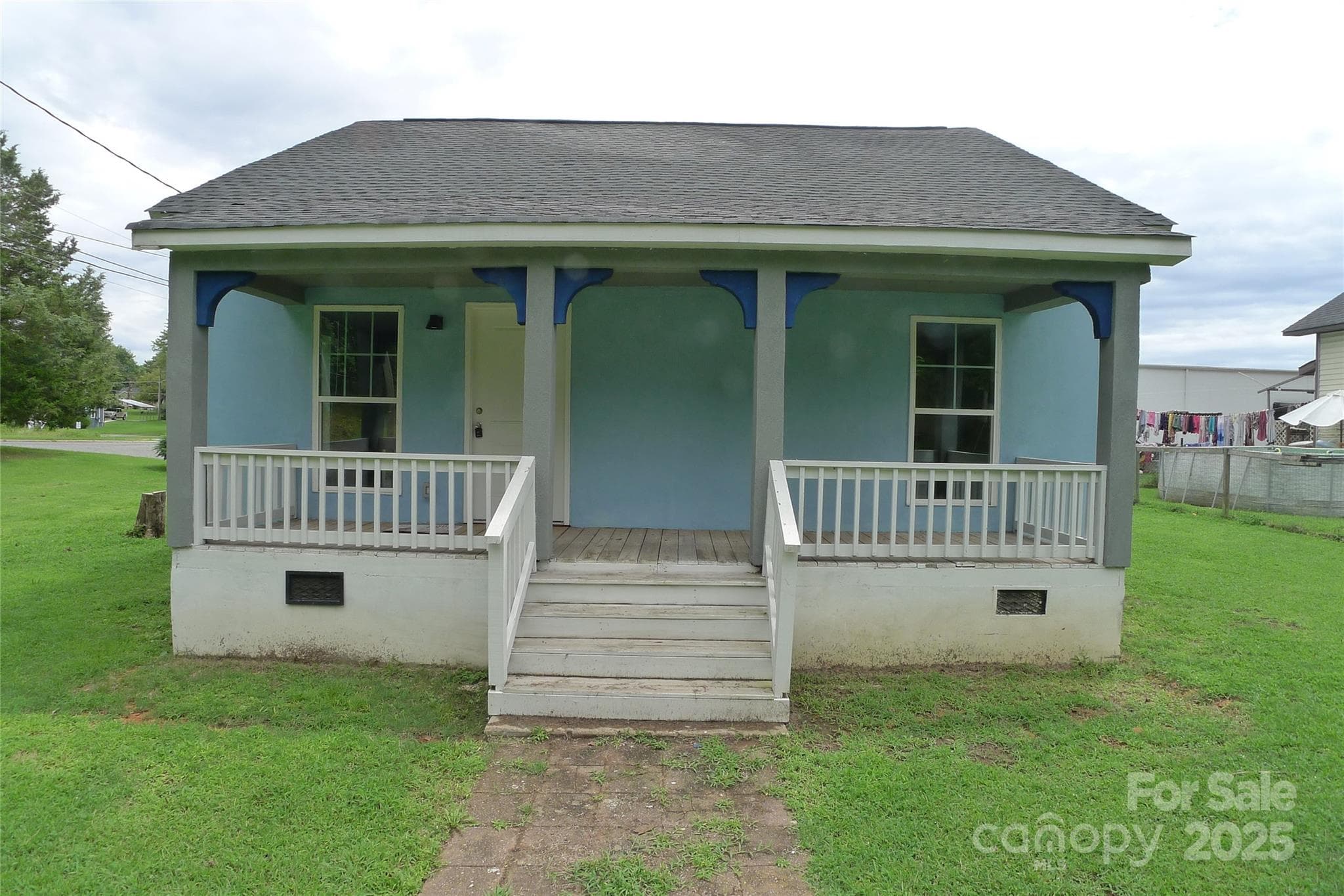 Single Family Residence at 816 Olympia Street, Lexington, photo 2 of 27