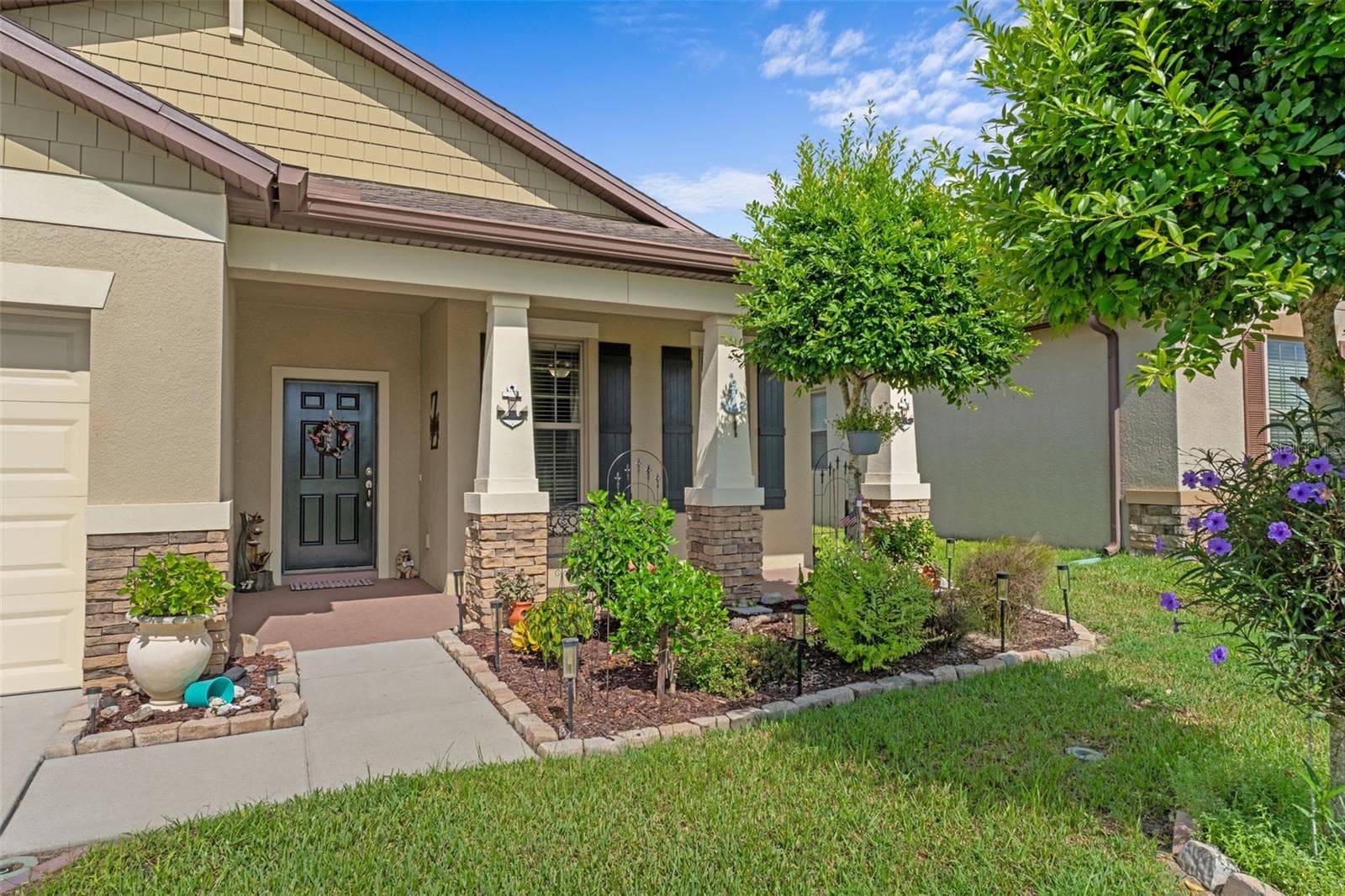 Single Family Residence at 15287 STONE HOUSE DR, BROOKSVILLE, photo 5 of 47