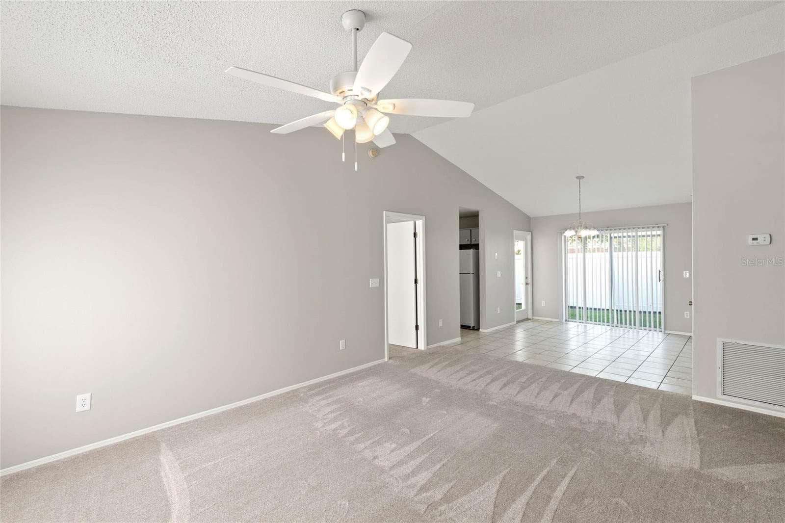 Living Room - 1726 TROPICAL CT, TAVARES