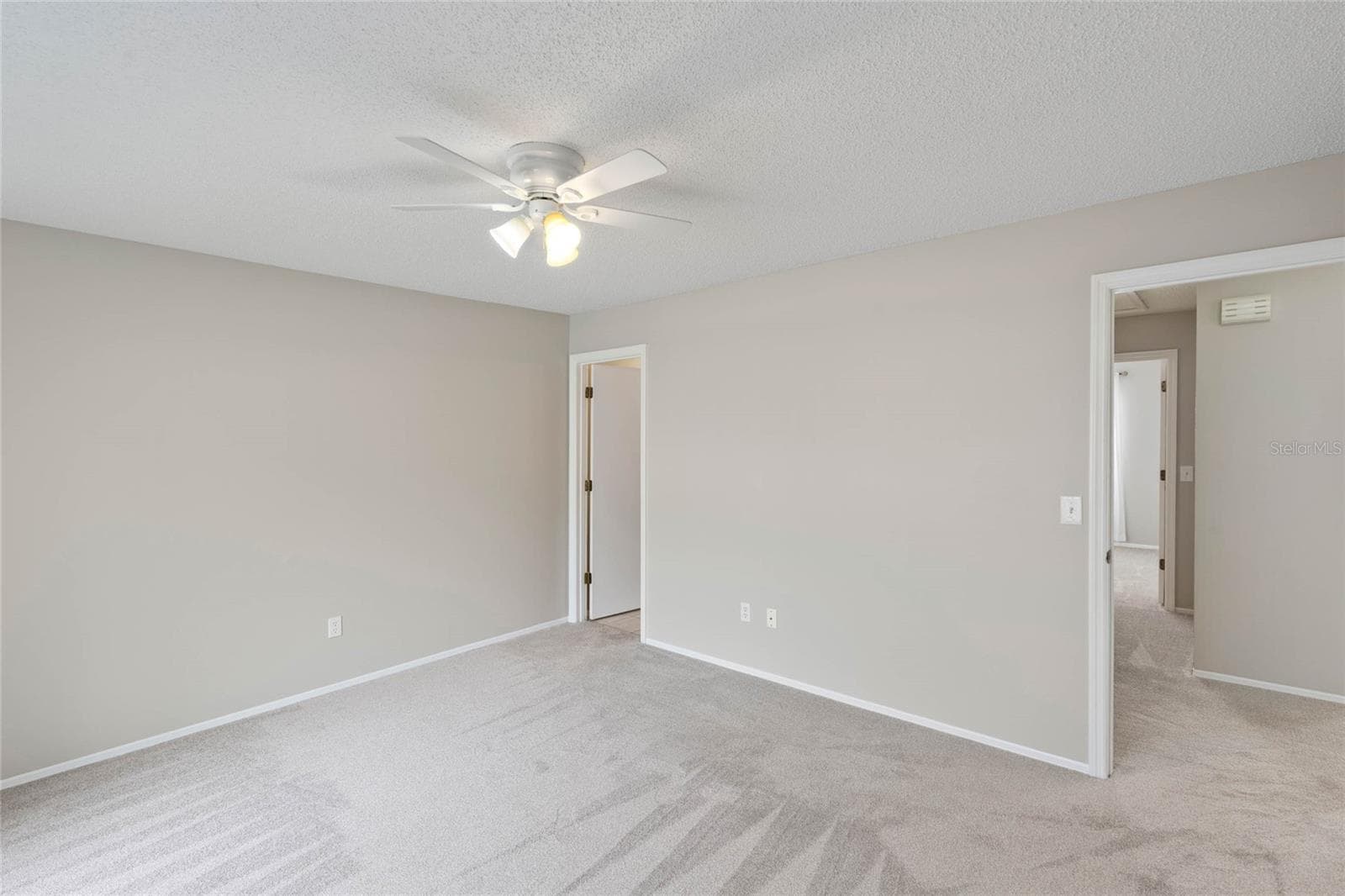 Primary Bedroom with Ensuite Bath - 1726 TROPICAL CT, TAVARES