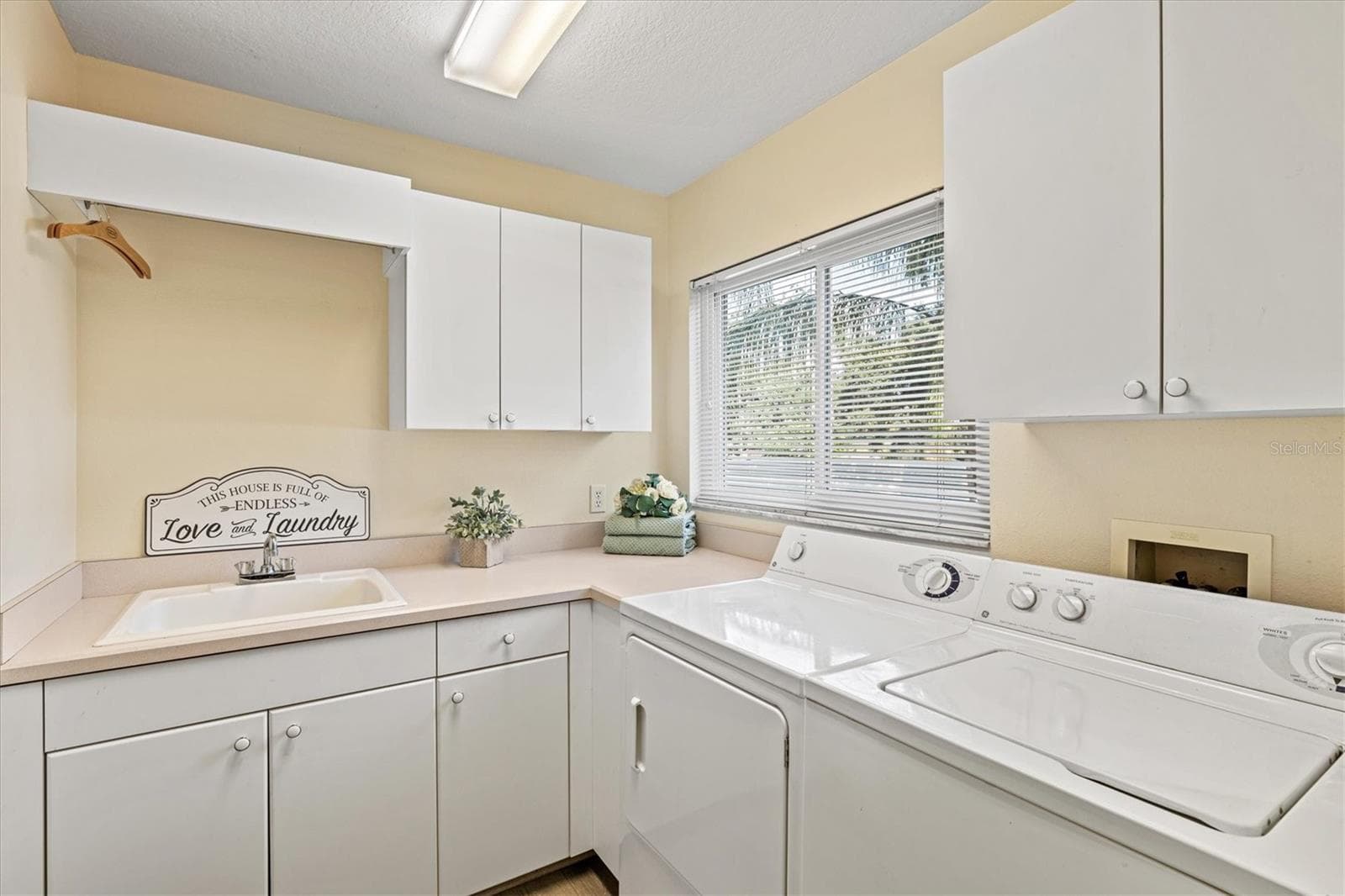 Single Family Residence at 5128 18TH LN E, BRADENTON, photo 9 of 54
