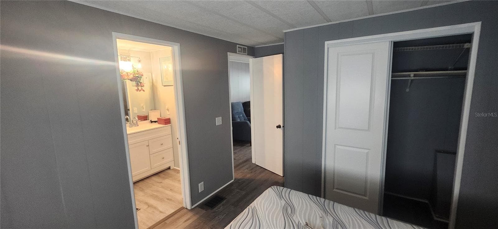 Manufactured Home at 3702 TIKI DR, HOLIDAY, photo 15 of 25