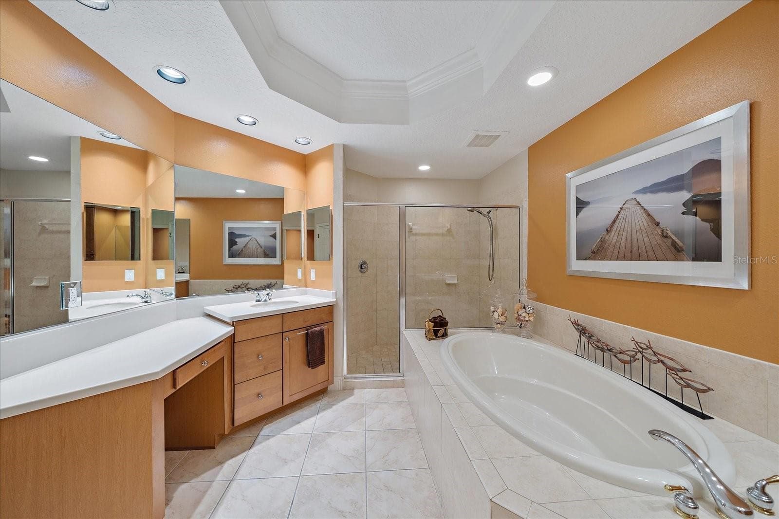 Primary ensuite bathroom - dual sinks, vanity space, separate shower stall - 6482 WATERCREST WAY #204, LAKEWOOD RANCH