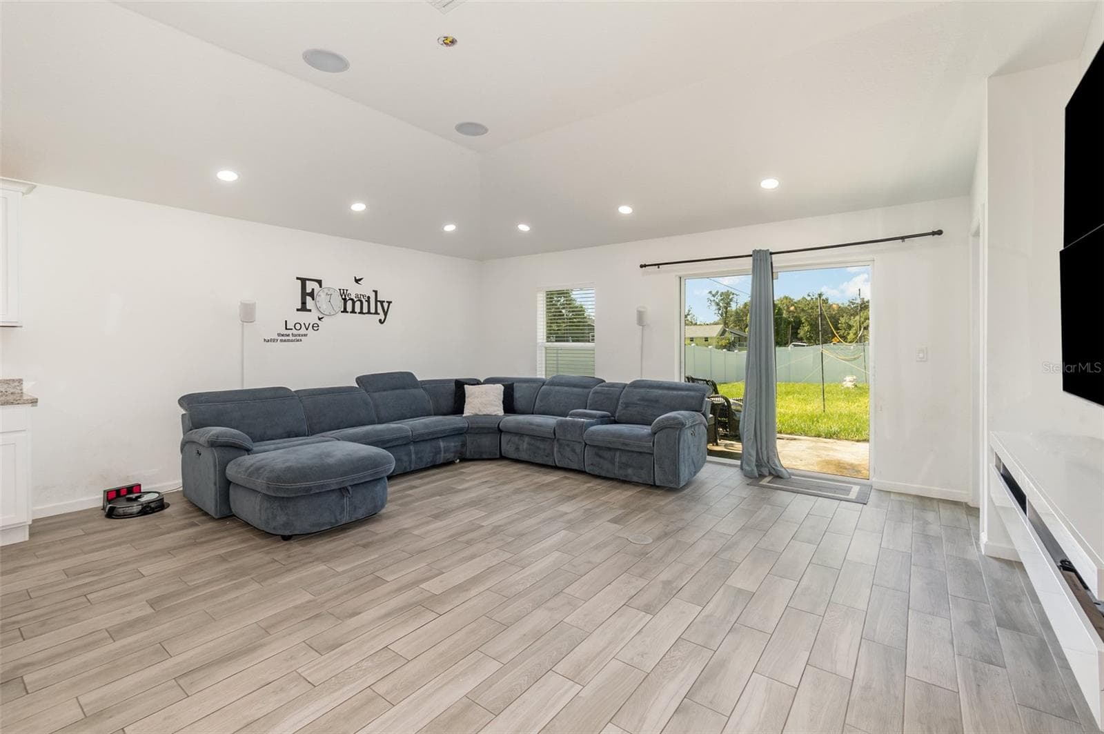 Single Family Residence at 1534 PINE ST, ORLANDO, photo 10 of 28