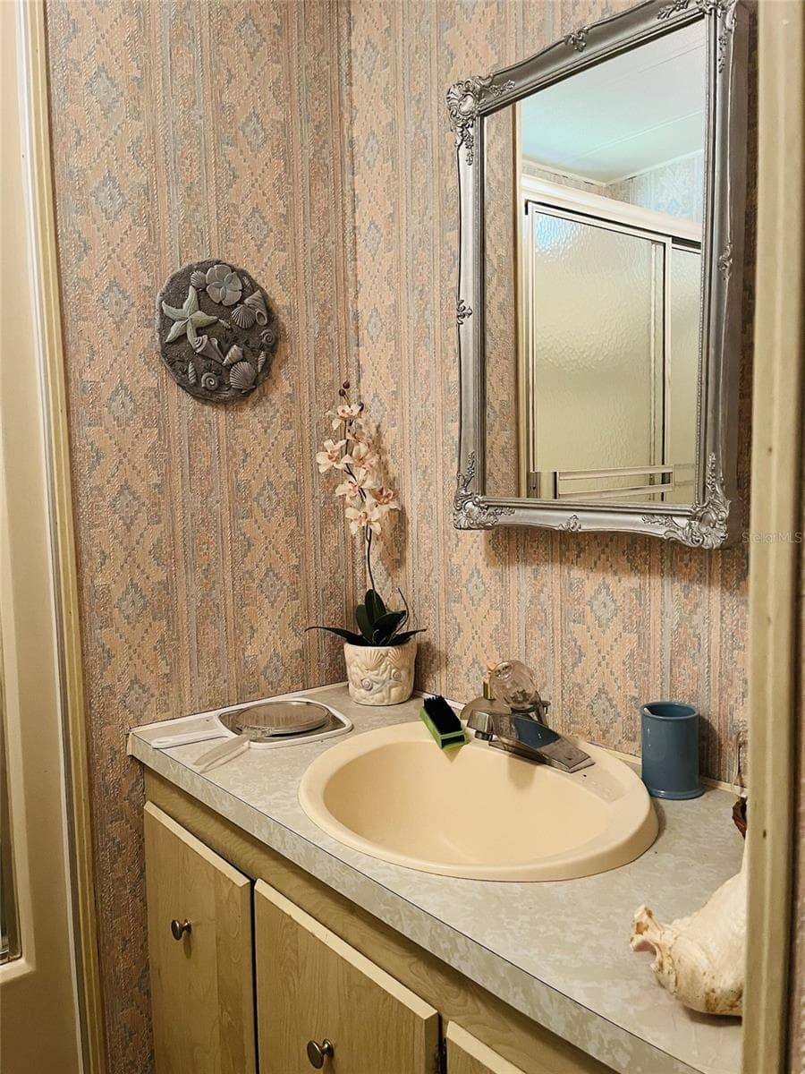 Manufactured Home at 3153 ORCHARD DR, NORTH FORT MYERS, photo 7 of 44