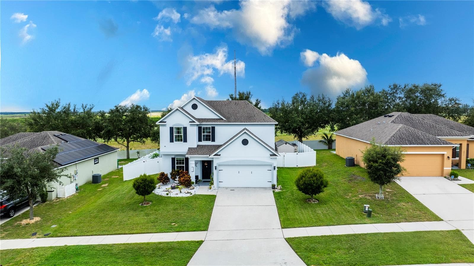 2015 BARSTOW LN