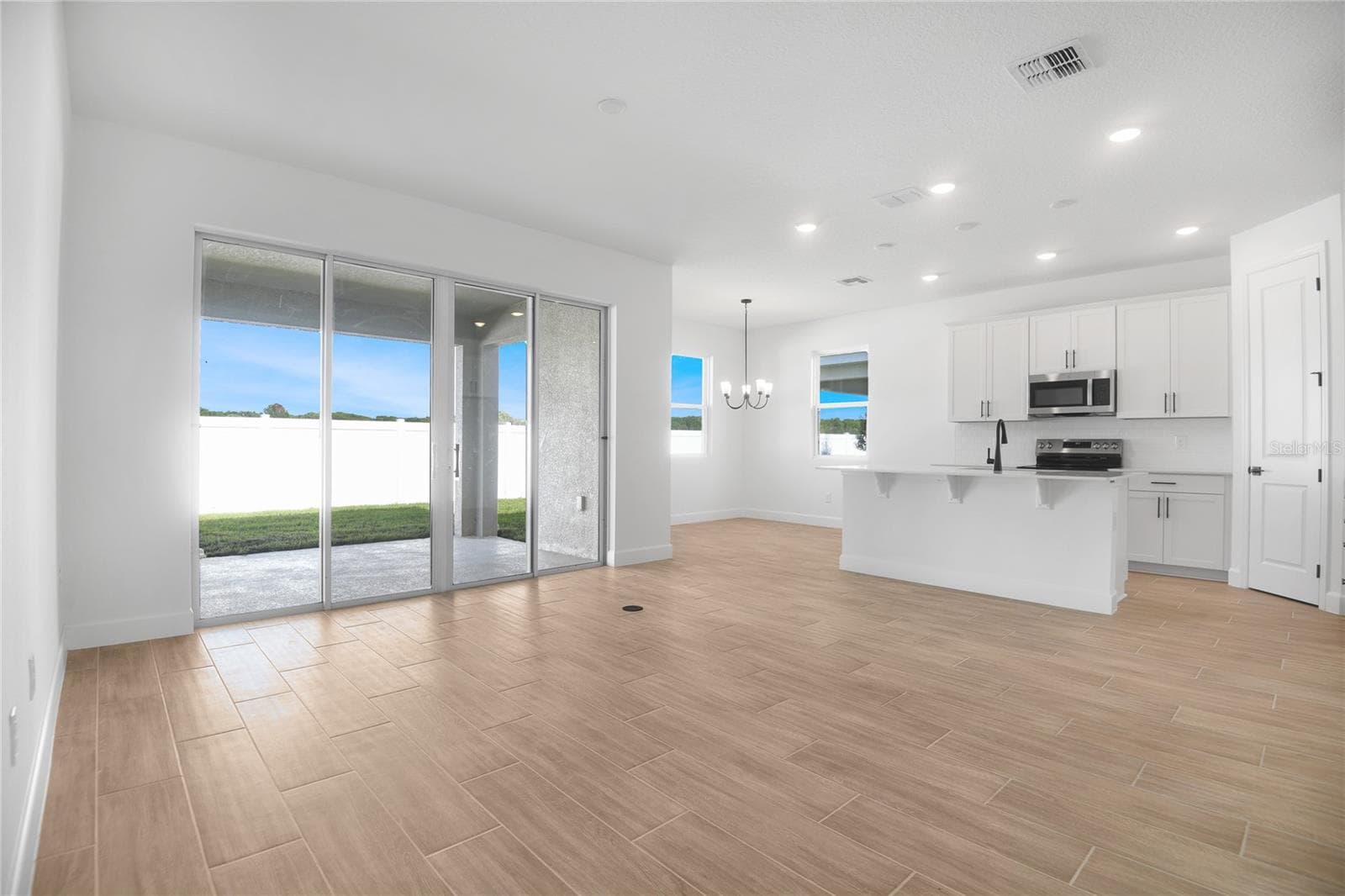 Single Family Residence at 159 WATERSTONE LOOP, TAVARES, photo 8 of 22