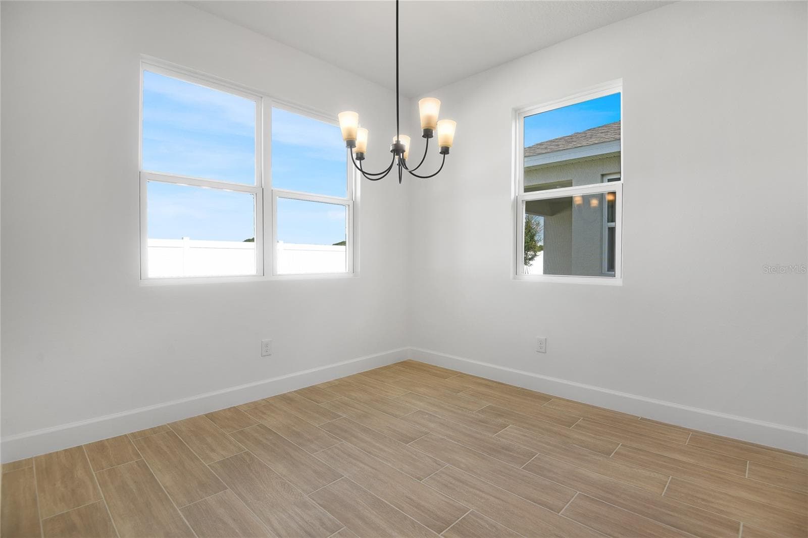 Single Family Residence at 159 WATERSTONE LOOP, TAVARES, photo 9 of 22
