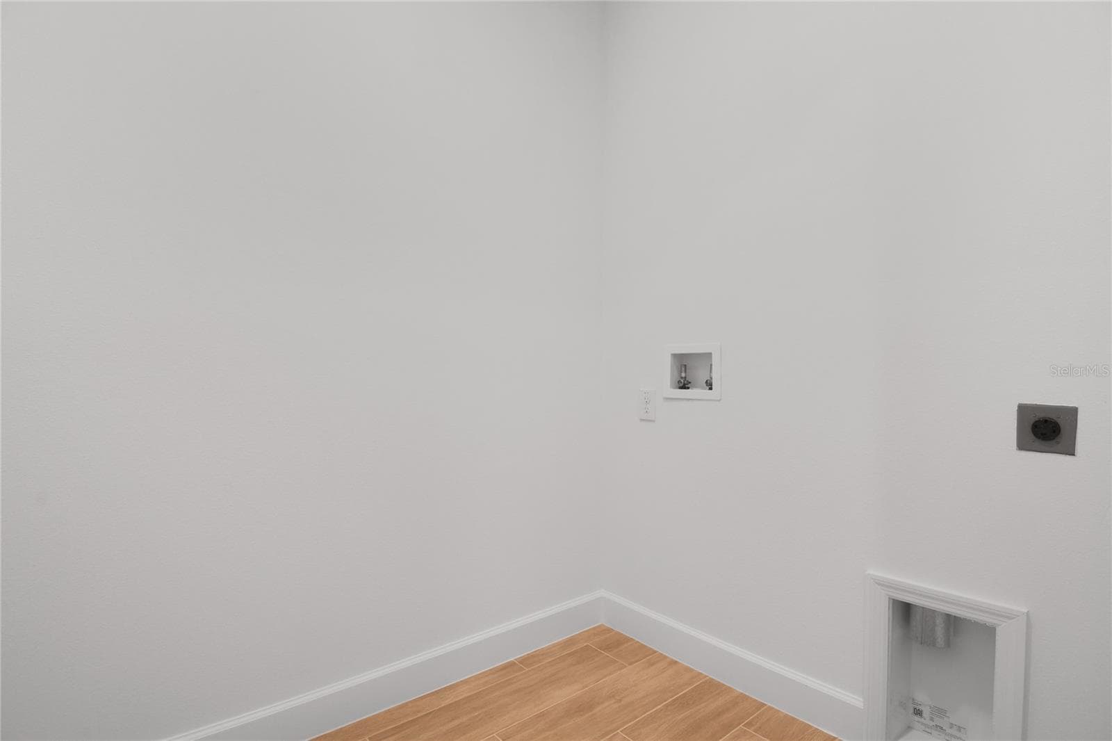 Single Family Residence at 159 WATERSTONE LOOP, TAVARES, photo 20 of 22