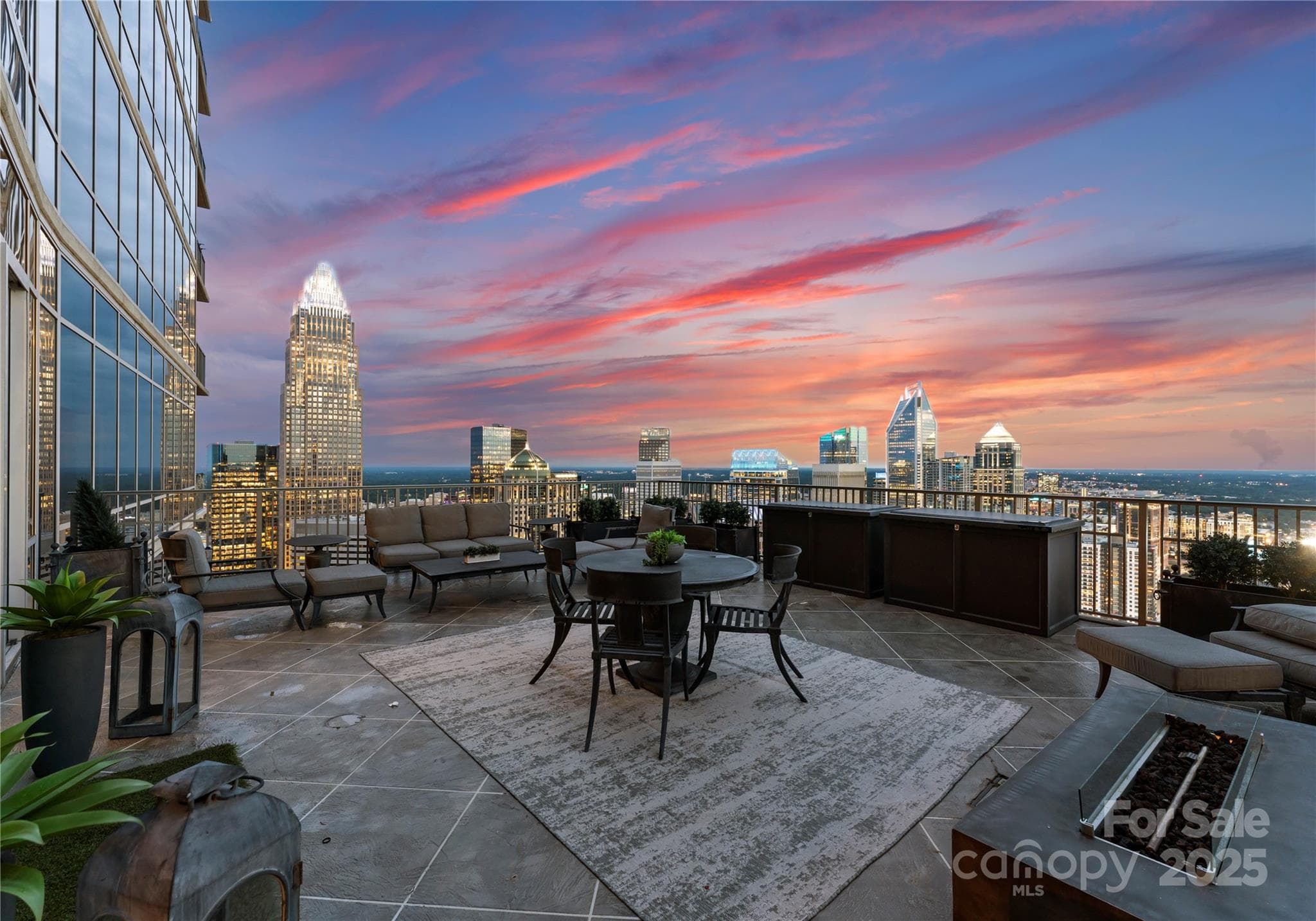 Condominium at 215 N Pine Street, Charlotte, photo 2 of 42