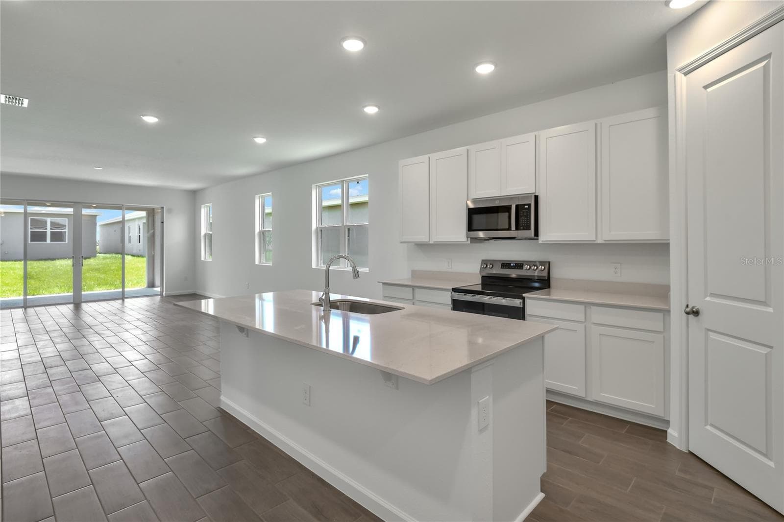 Single Family Residence at 5147 KINSLEY DR, LAKE WALES, photo 5 of 17