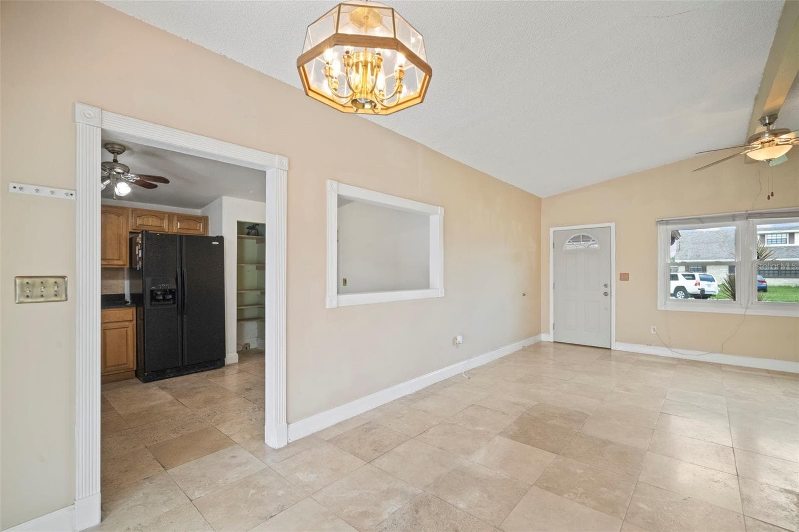 Living room - 4712 BESSIE RD, TAMPA
