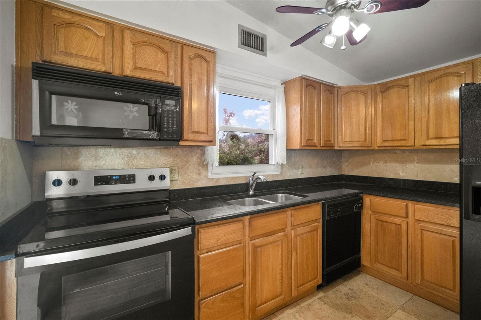 Kitchen - 4712 BESSIE RD, TAMPA
