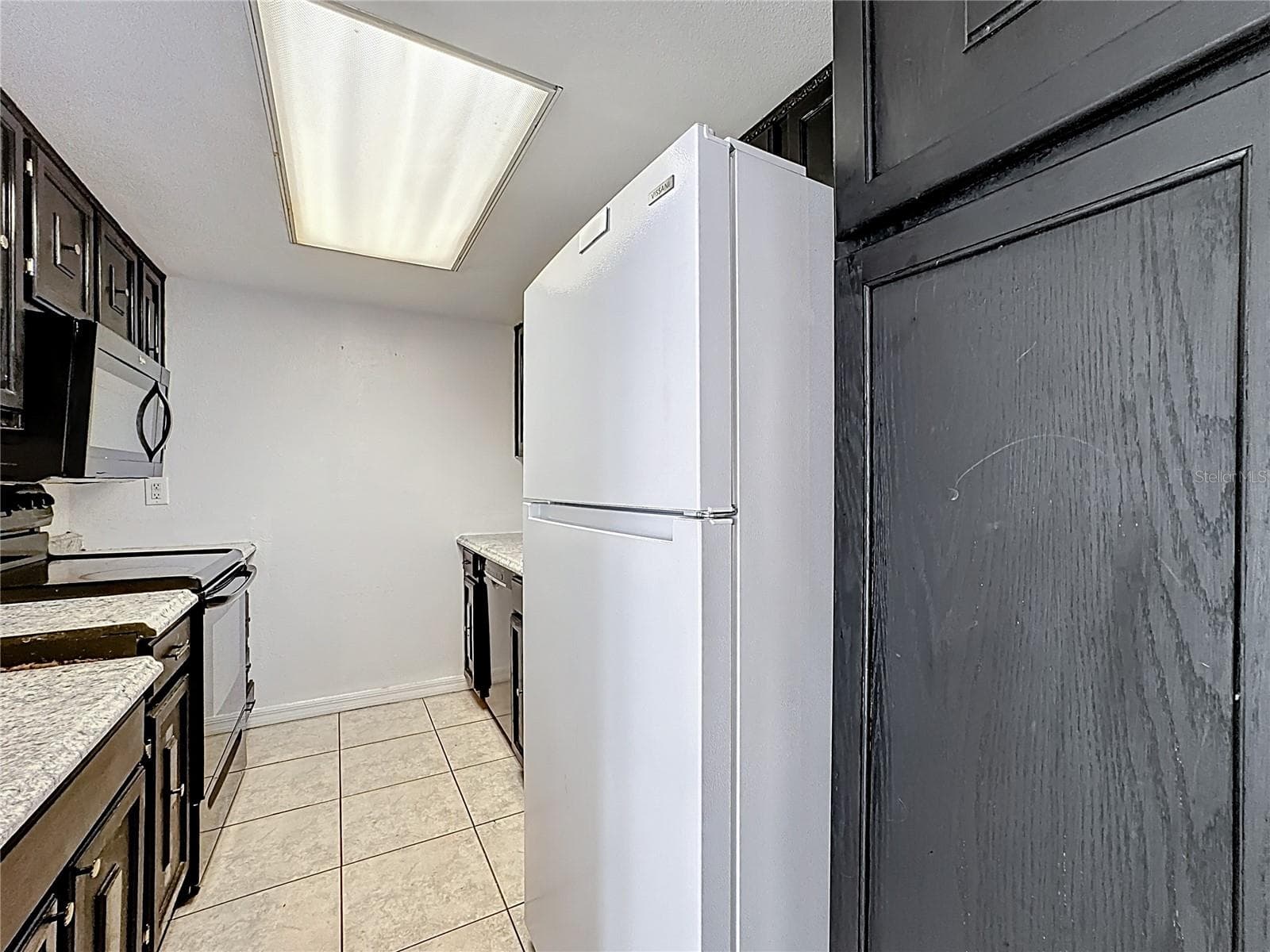 Condominium at 5977 VILLAGE CIRCLE SOUTH #GE, ORLANDO, photo 8 of 47