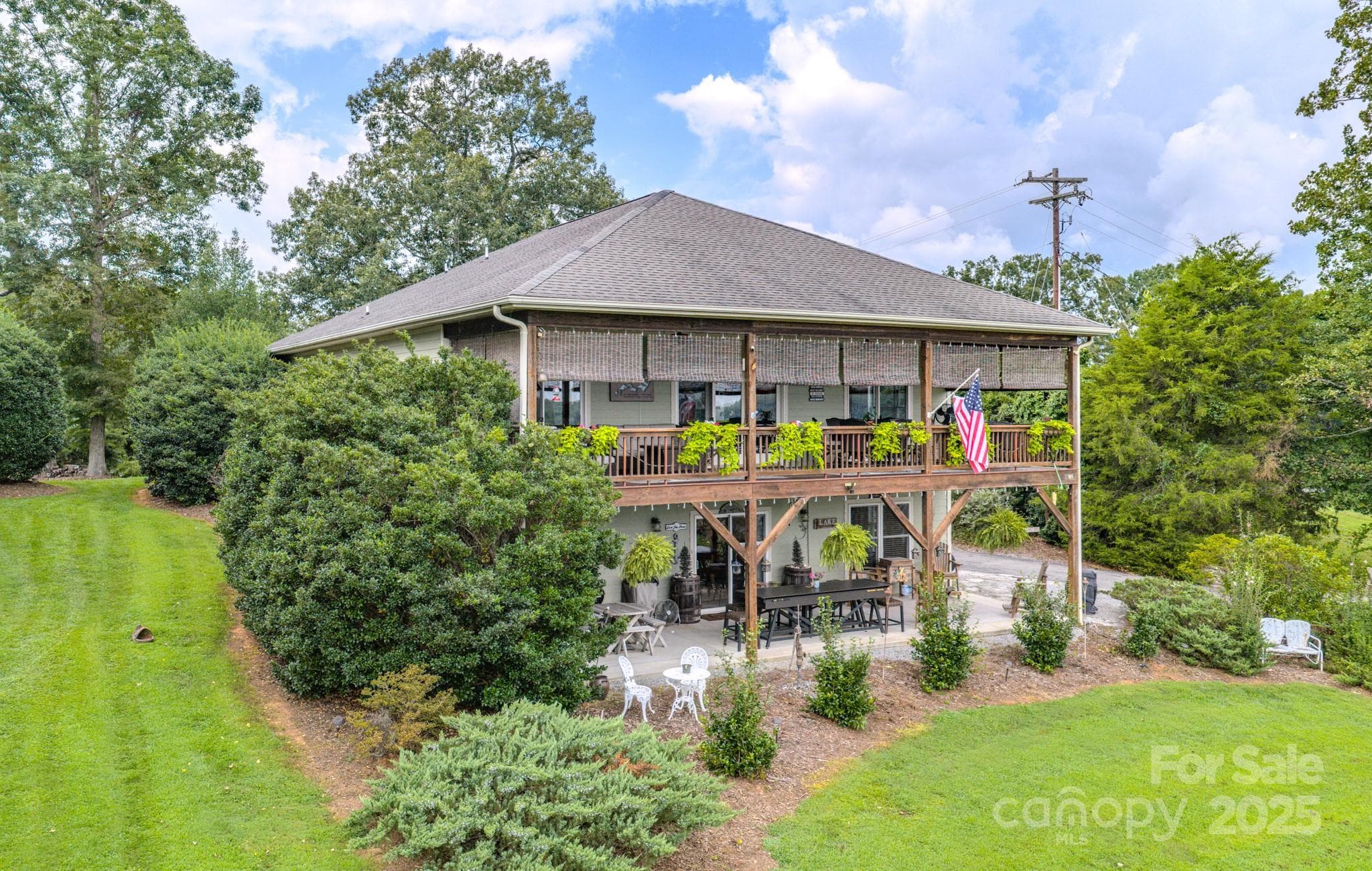 Single Family Residence at 101 Lake Club Lane, Nebo, photo 6 of 45