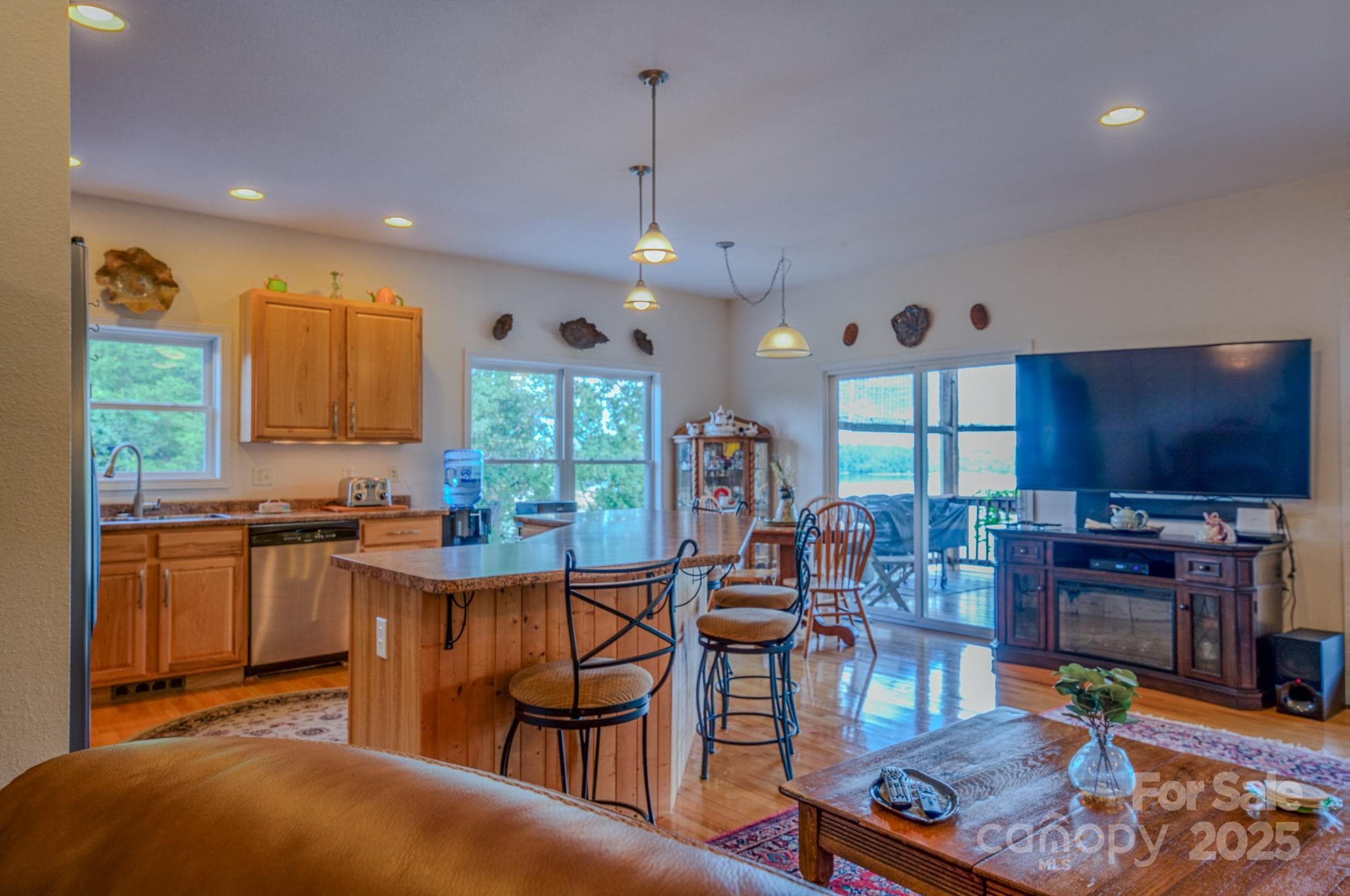 Single Family Residence at 101 Lake Club Lane, Nebo, photo 23 of 45