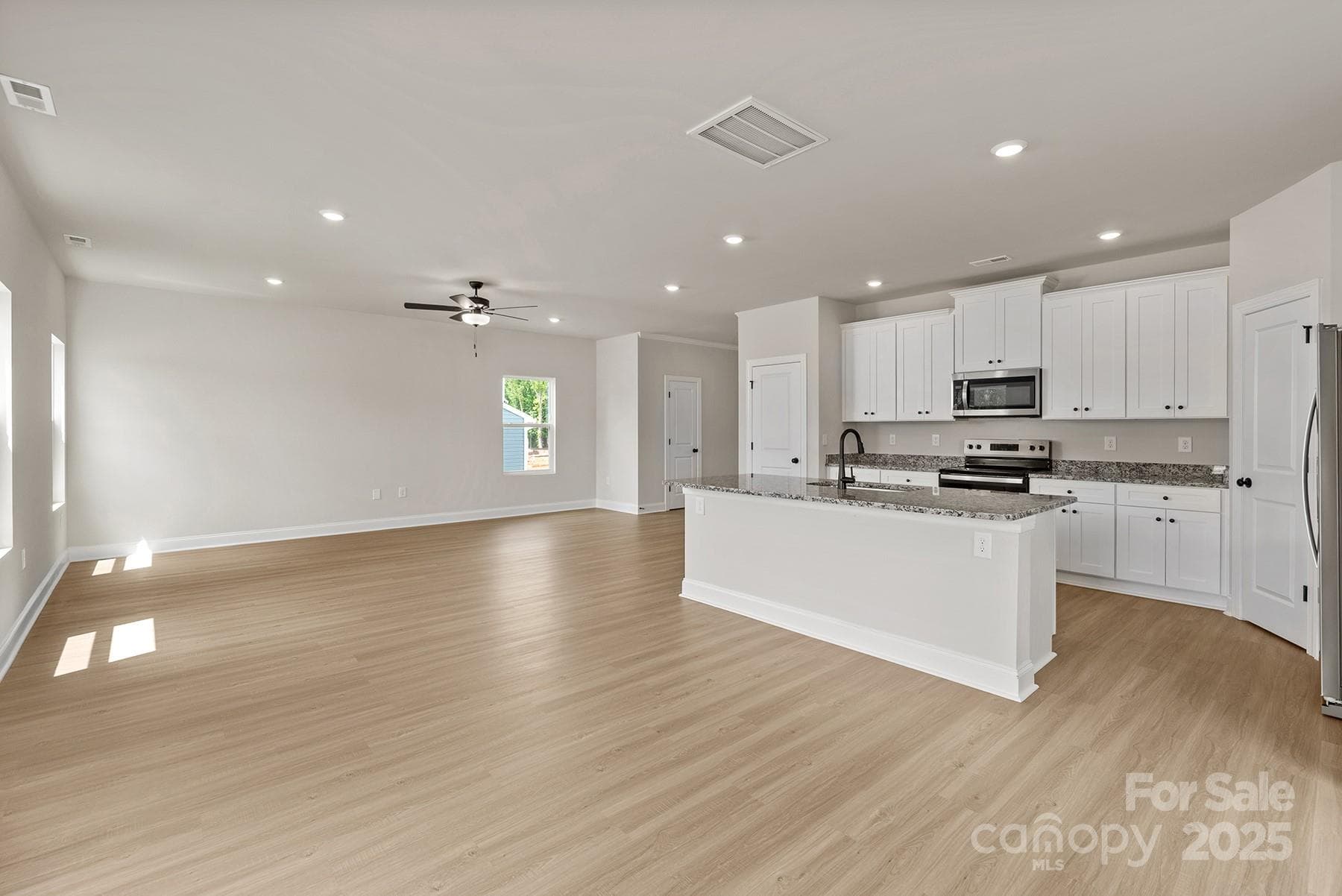 Single Family Residence at 3441 Robindale Drive, Winston Salem, photo 11 of 22