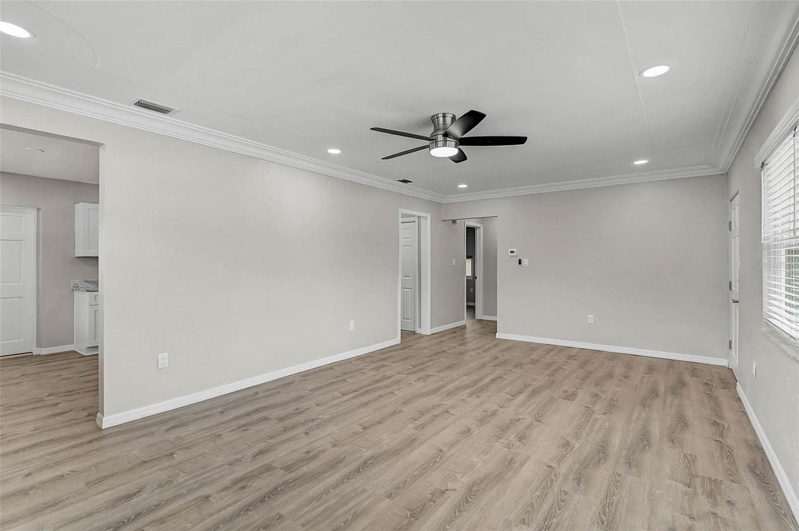 Living Room - 102 20TH ST NE, BRADENTON
