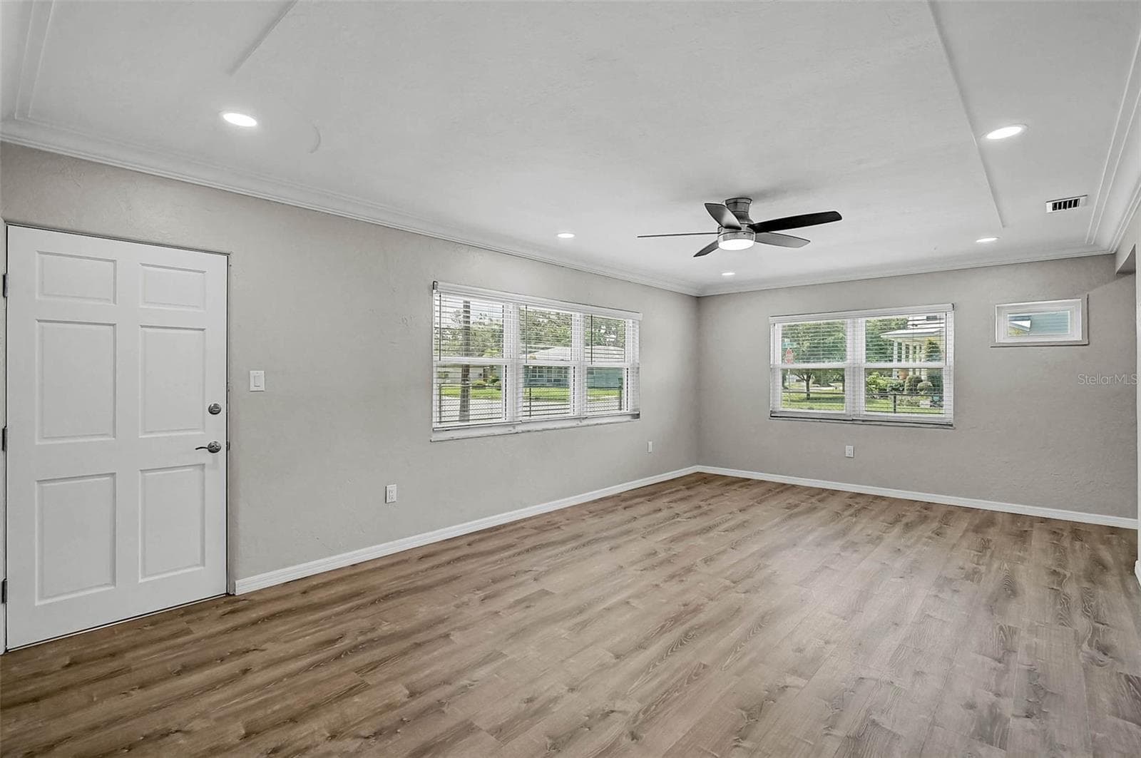 Living Room - 102 20TH ST NE, BRADENTON