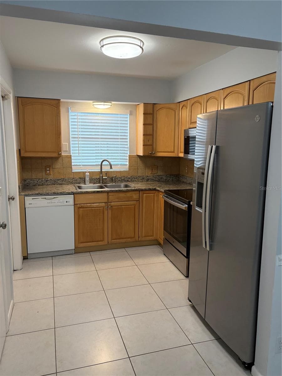 Kitchen - 6418 W PARIS ST, TAMPA