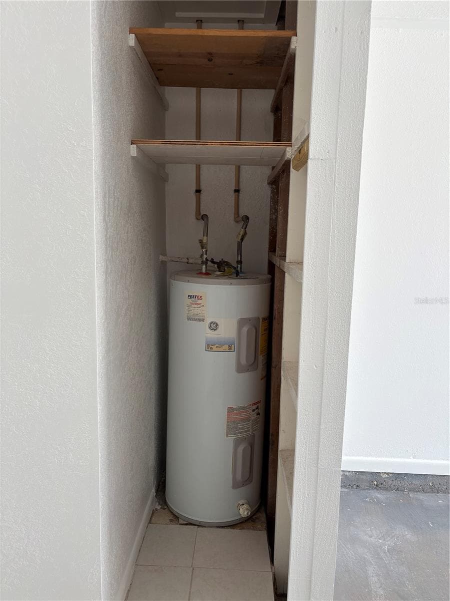 Water heater - 6418 W PARIS ST, TAMPA