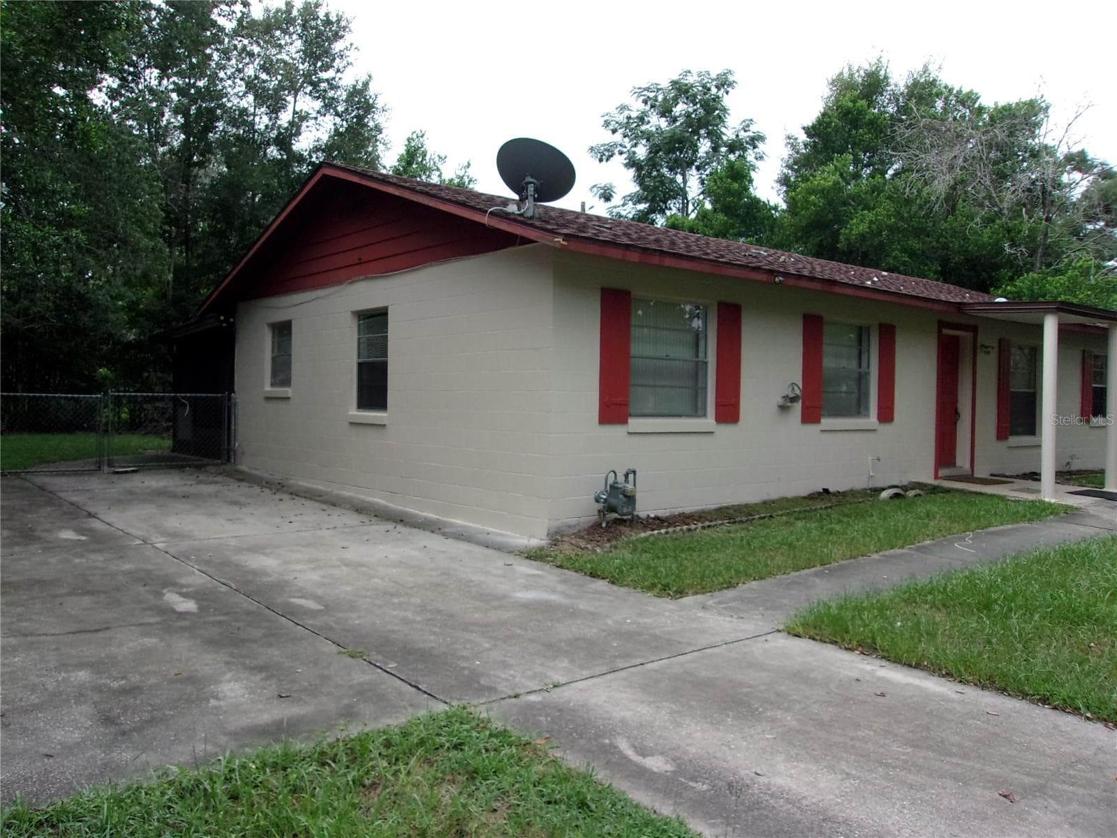 Single Family Residence at 5700 NE 6TH PL, OCALA, photo 4 of 29