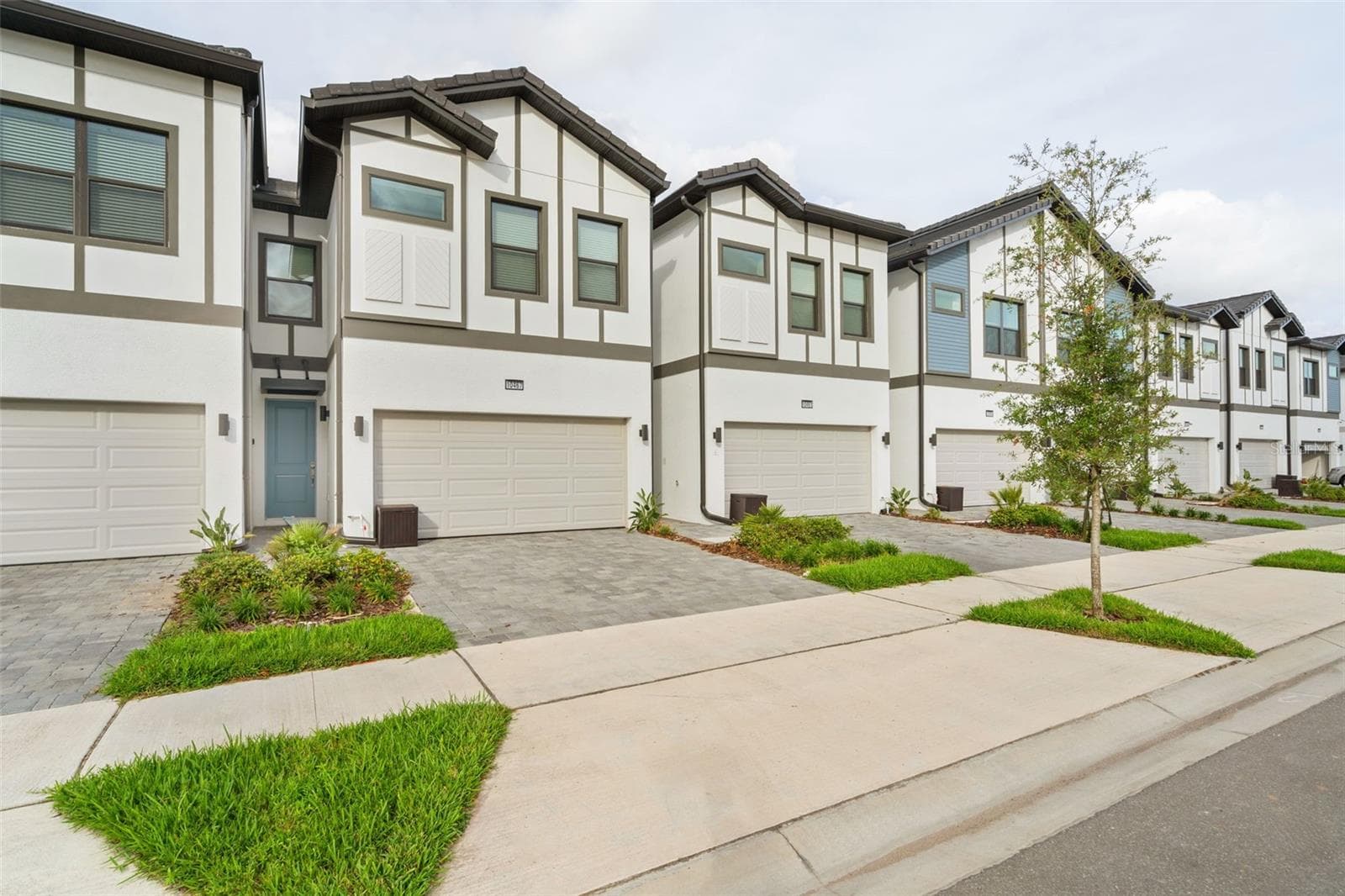 Townhouse at 10467 EBB TIDE LANE, ORLANDO, photo 2 of 40