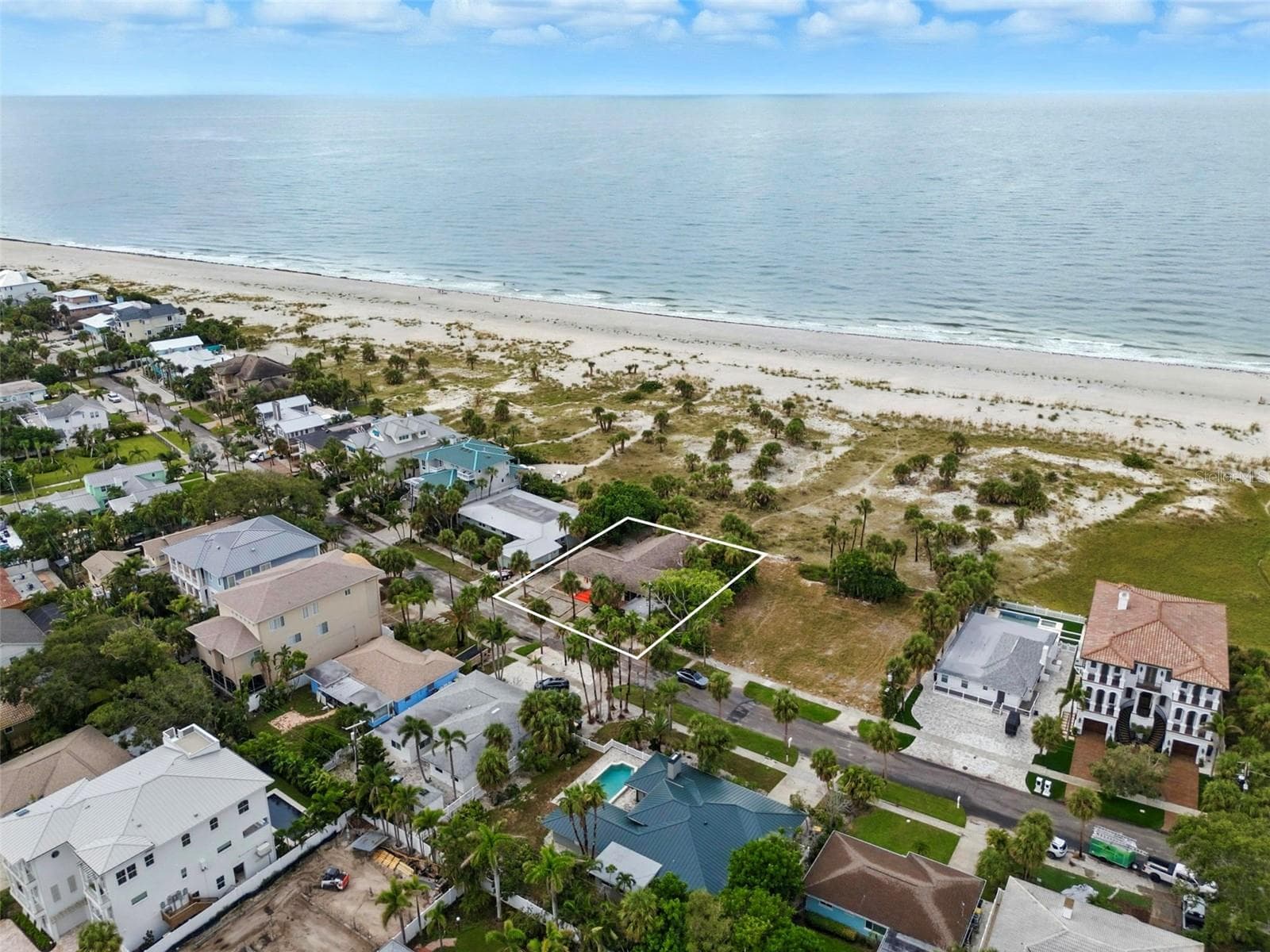 Single Family Residence at 1024 ELDORADO AVE, CLEARWATER BEACH, photo 8 of 23