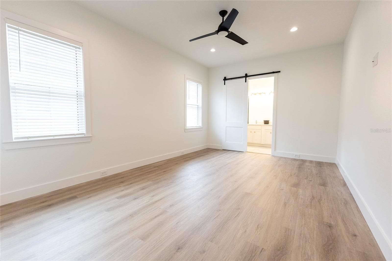 Single Family Residence at 10619 GRAND OAKS BLVD, OXFORD, photo 3 of 43