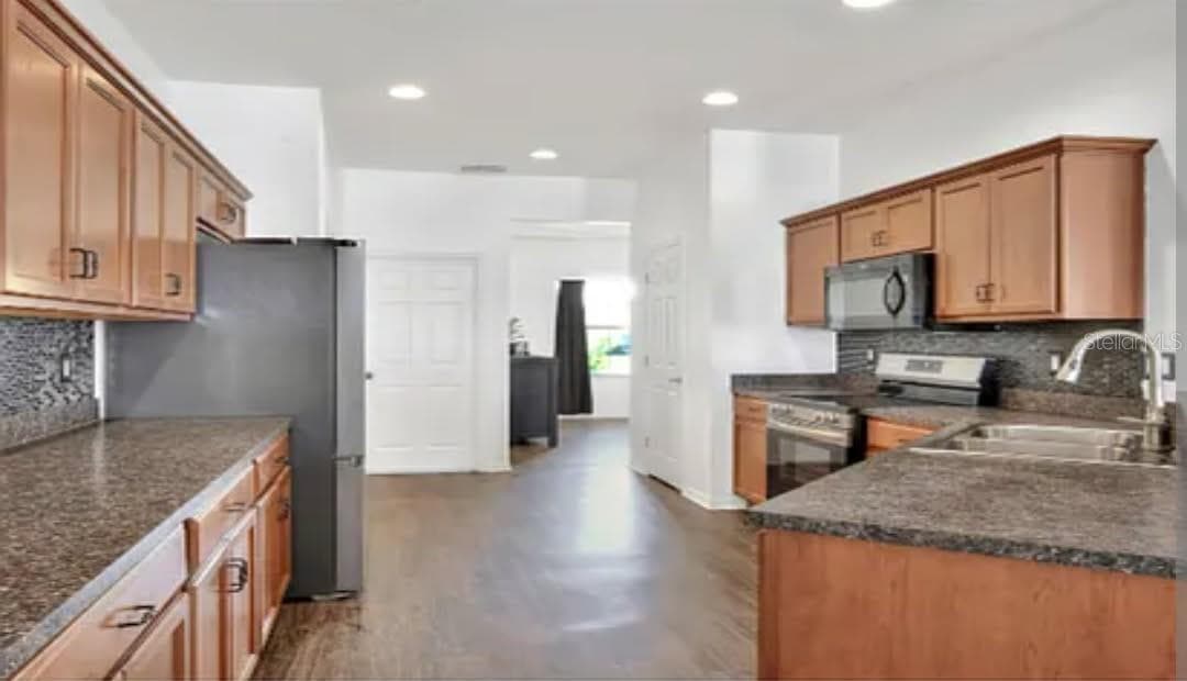 Single Family Residence at 1561 SHOREWOOD DR, AUBURNDALE, photo 9 of 20