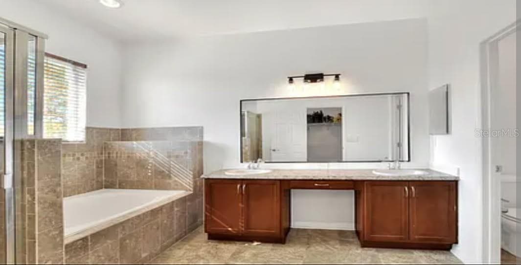 Single Family Residence at 1561 SHOREWOOD DR, AUBURNDALE, photo 12 of 20