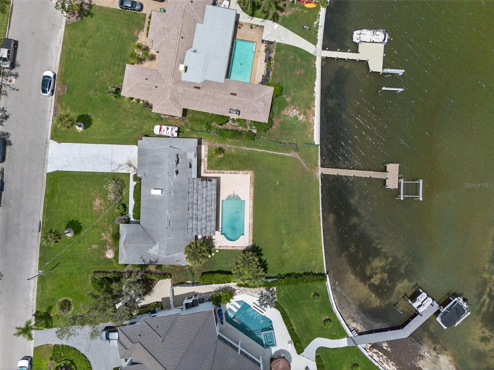 Single Family Residence at 377 S SHORE DR, SARASOTA, photo 3 of 23
