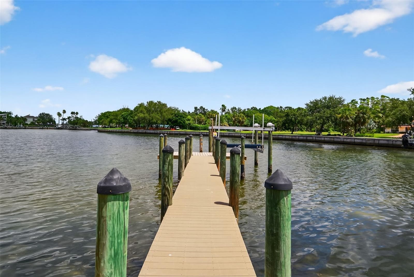 Single Family Residence at 377 S SHORE DR, SARASOTA, photo 11 of 23