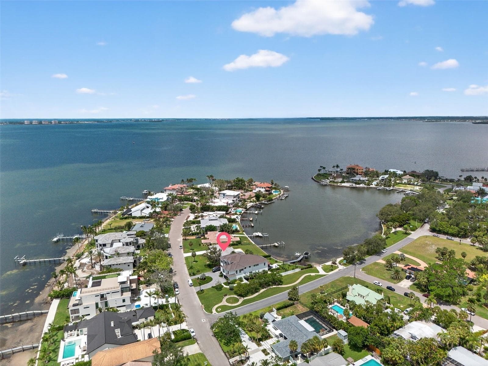Single Family Residence at 377 S SHORE DR, SARASOTA, photo 14 of 23