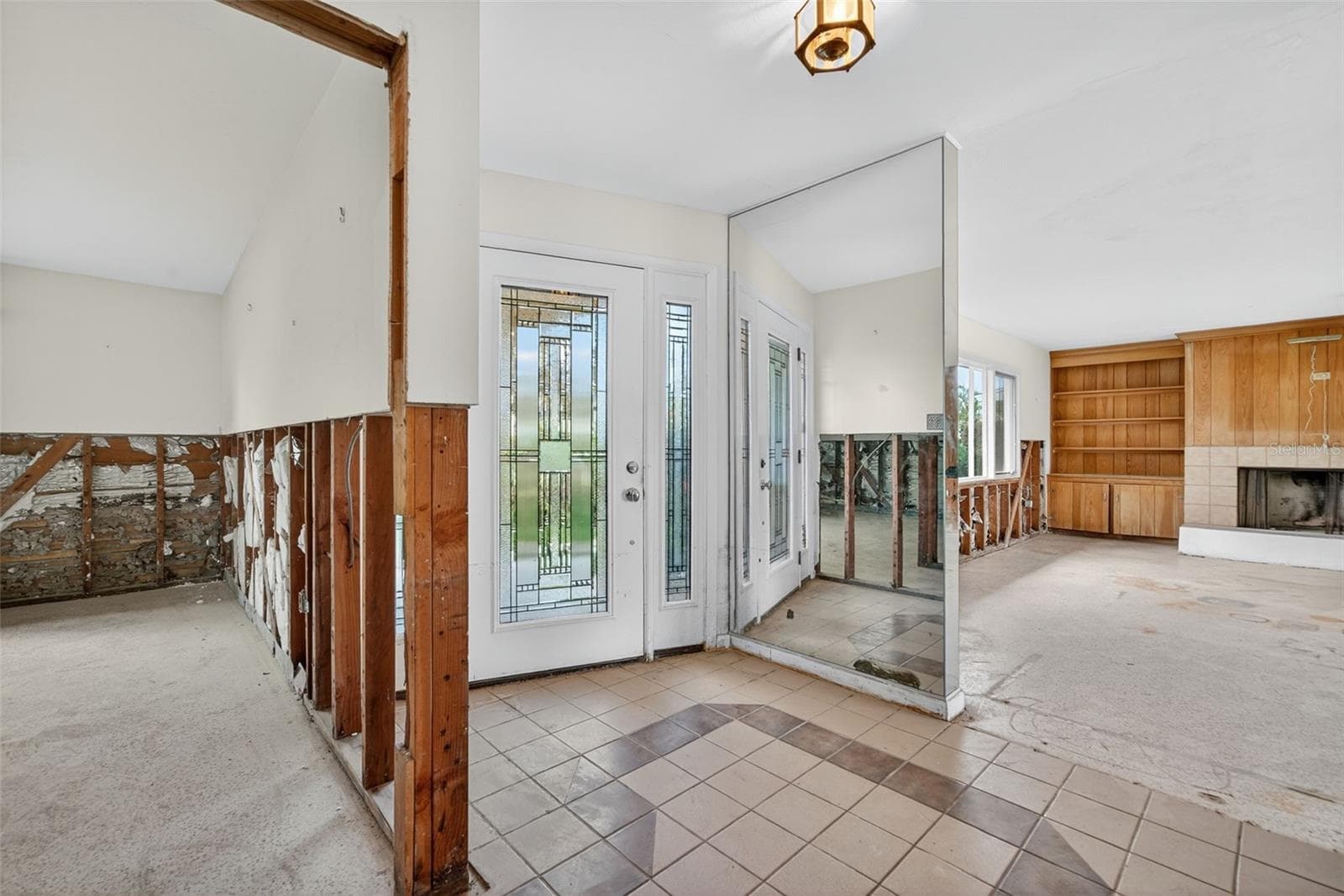 Single Family Residence at 377 S SHORE DR, SARASOTA, photo 16 of 23