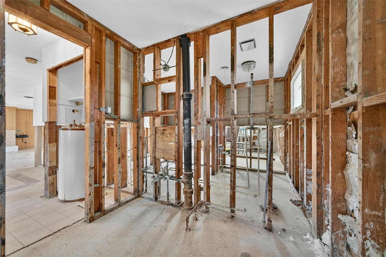 Single Family Residence at 377 S SHORE DR, SARASOTA, photo 17 of 23